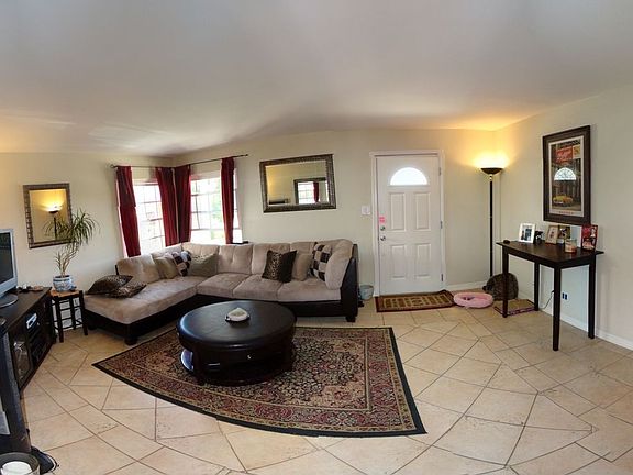 Spacious living room entry