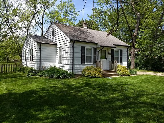 3rd image of 2652 Fernwood Ave