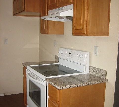 4th image of 3300 Kauffman Ave 1 #1