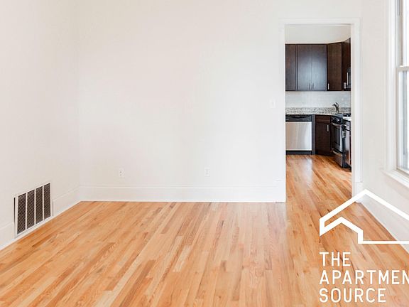 3rd image of 2156 W North Ave #G8dj1md3k