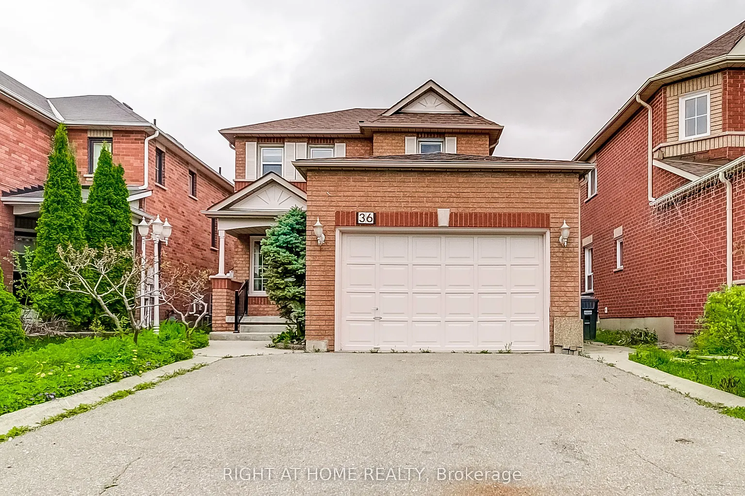 36 Mapleshade Dr W photo 1