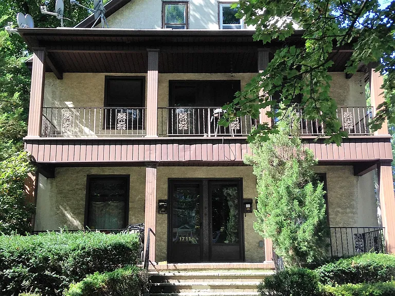 1711 Jefferson Ave — Photo 1