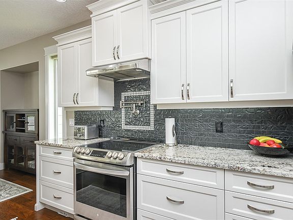 5th image of 2763 Fife Pl