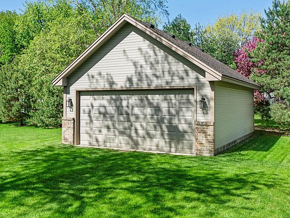 3rd image of 1286 Limestone Dr S