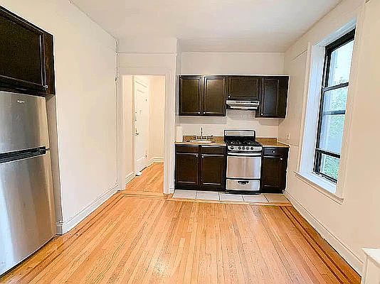 2nd image of 2521 31st Ave #B12