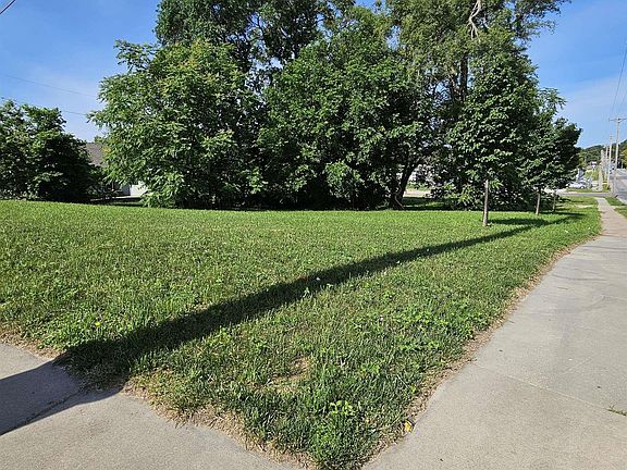 4th image of 3603 Lake St