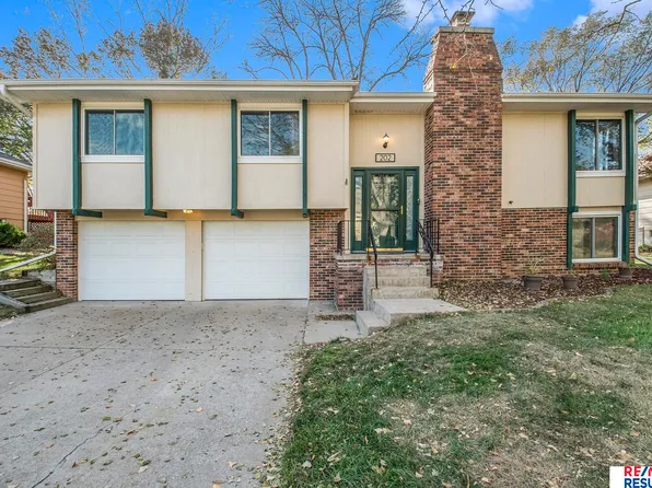 202 Merwood St, Bellevue, NE 68005