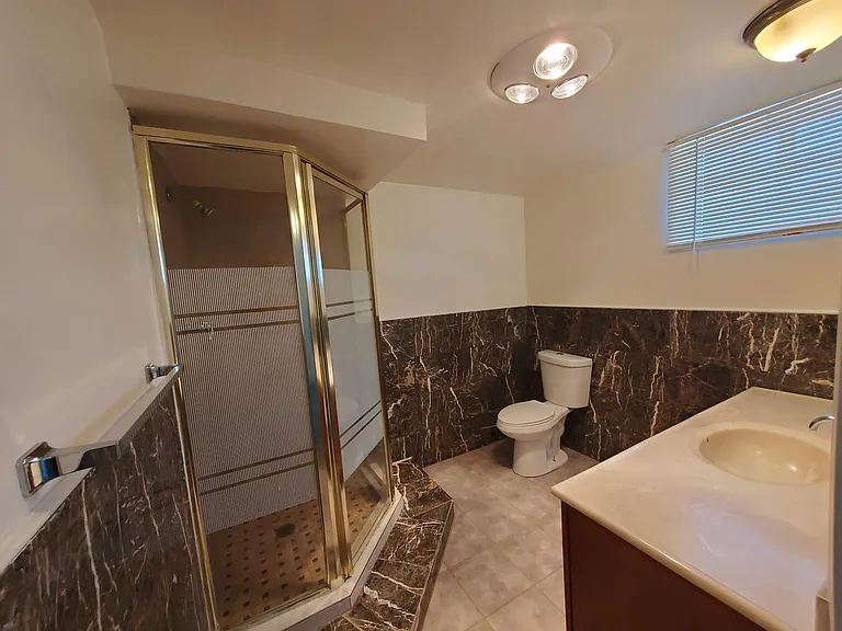 6123 Wilcox Ave — Photo 8