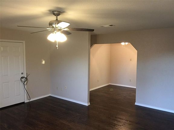 4th image of 10415 Cricket Dr