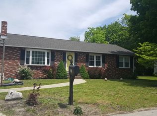 18 Newton St, Attleboro, MA 02703