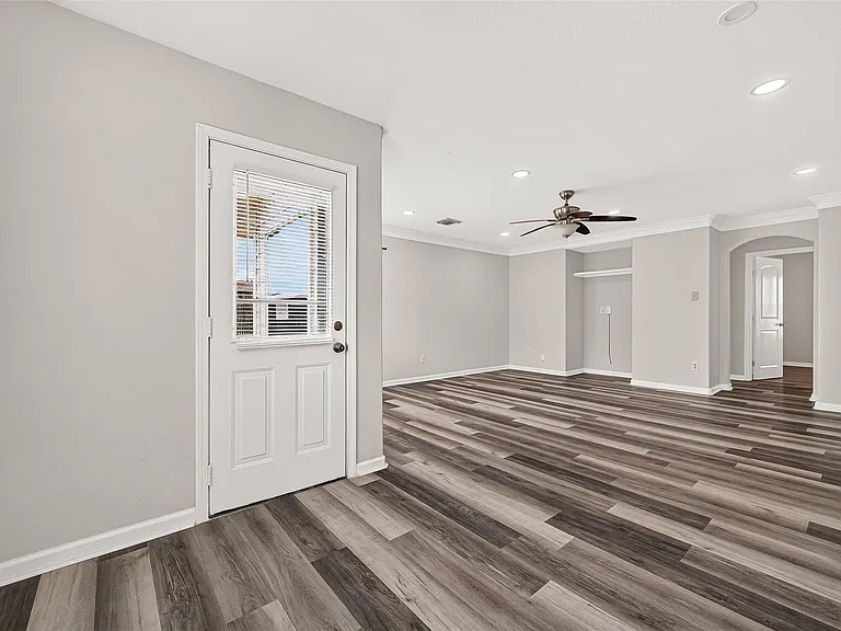 7242 Autumn Bluff Ln — Photo 16