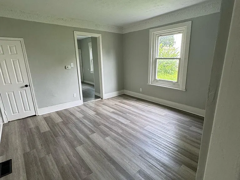 3324 Graceland Ave — Photo 7
