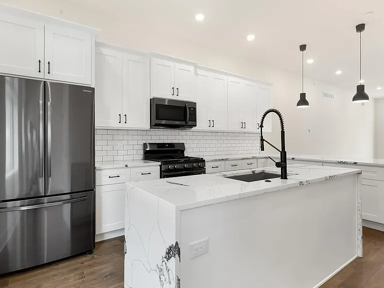 2719 Lefevre St — Photo 5