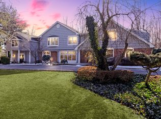 35 Cedarfield Rd, LAUREL HOLLOW, NY 11791