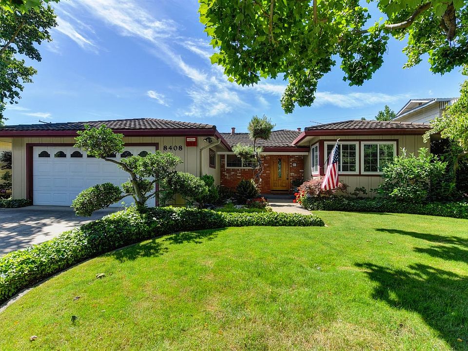1st image of 8408 Lake Forest Dr