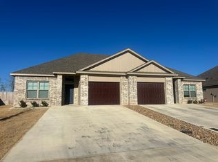 2438 Briar Hollow Dr, Temple, TX 76502