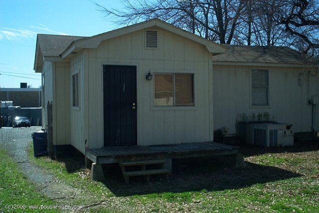 2nd image of 615 W 45th St