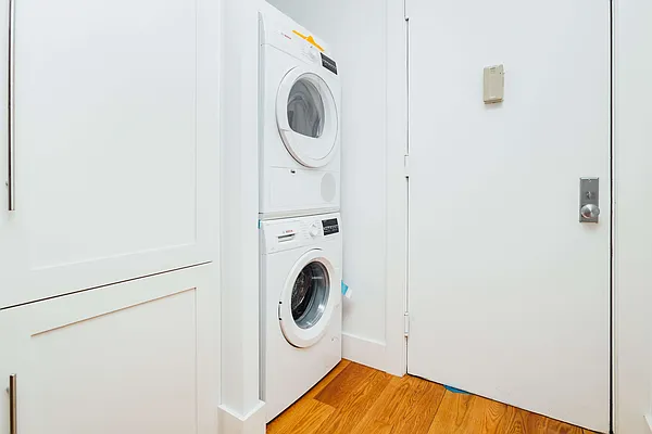 Rented by Nooklyn NYC LLC | media 22