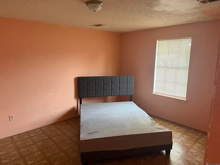 6879 Cezanne Ave #C — Photo 1