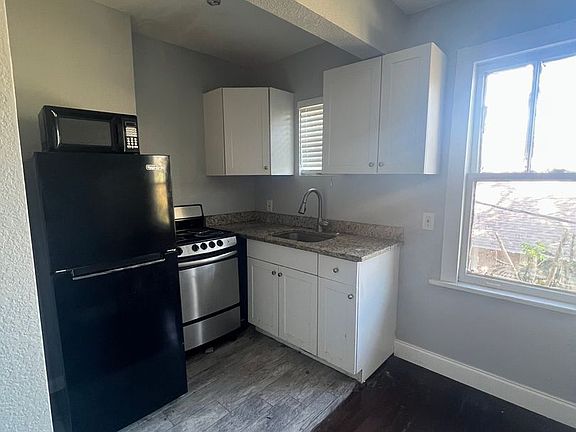 5th image of 700 1st St N #11