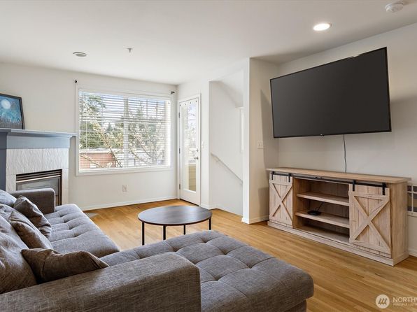 12019 32nd Avenue NE #B, Seattle, WA 98125