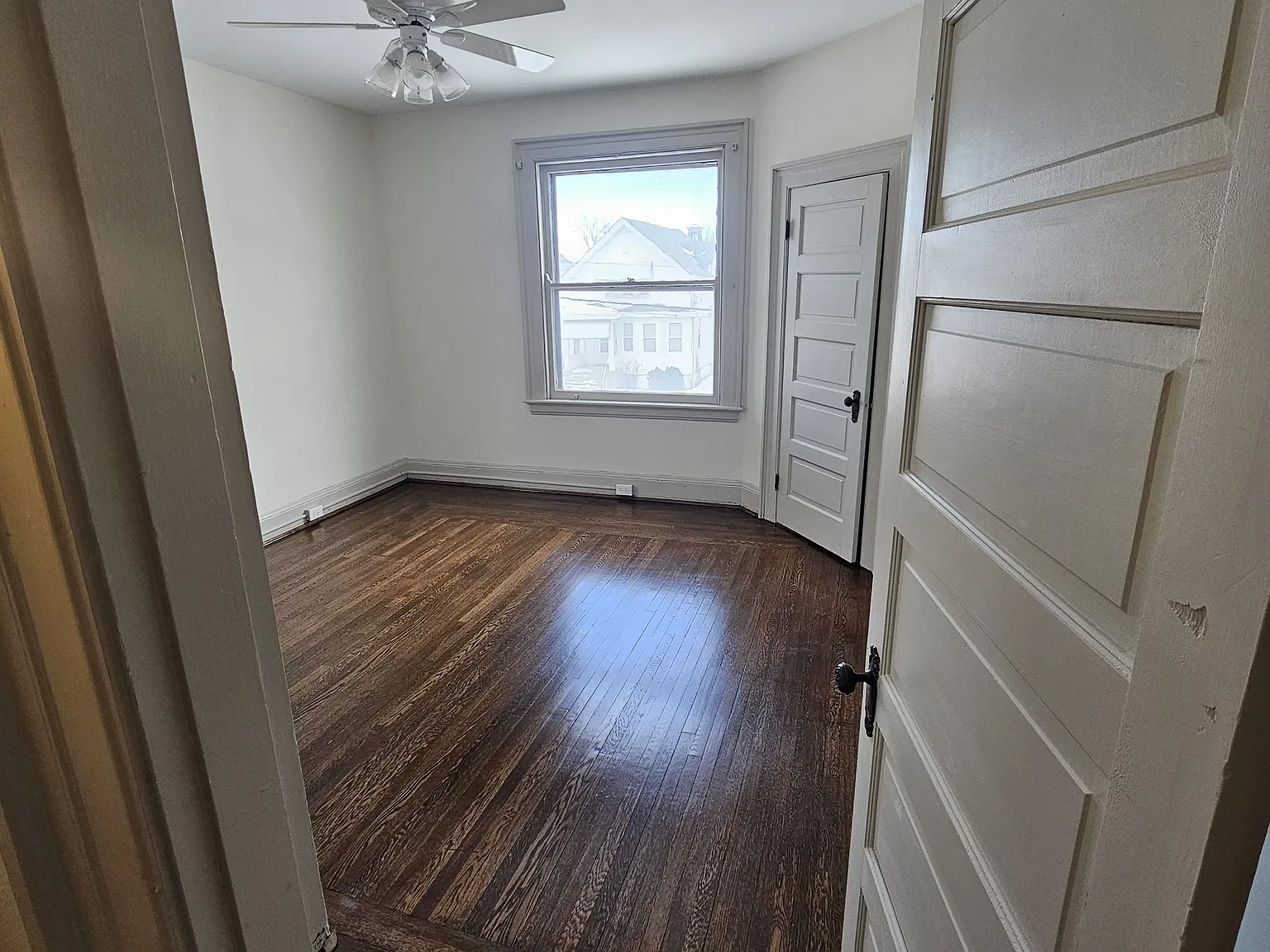 2346 Kenilworth Ave — Photo 4