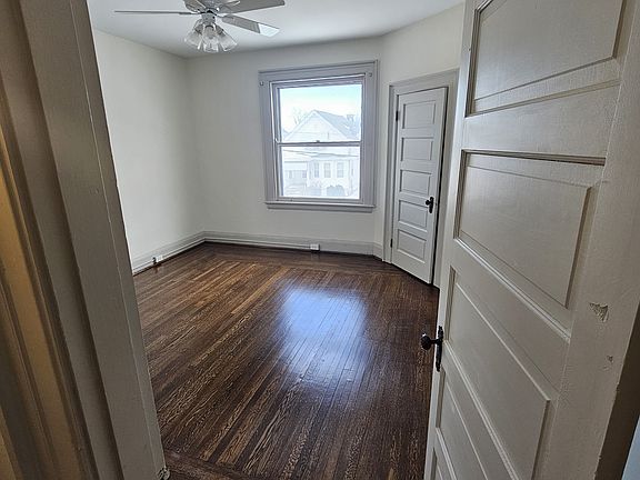 4th image of 2346 Kenilworth Ave APT 2