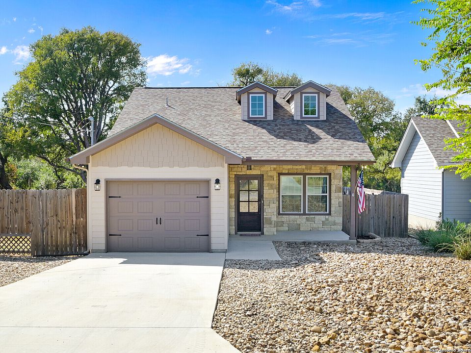 1st image of 843 Canyon Trce