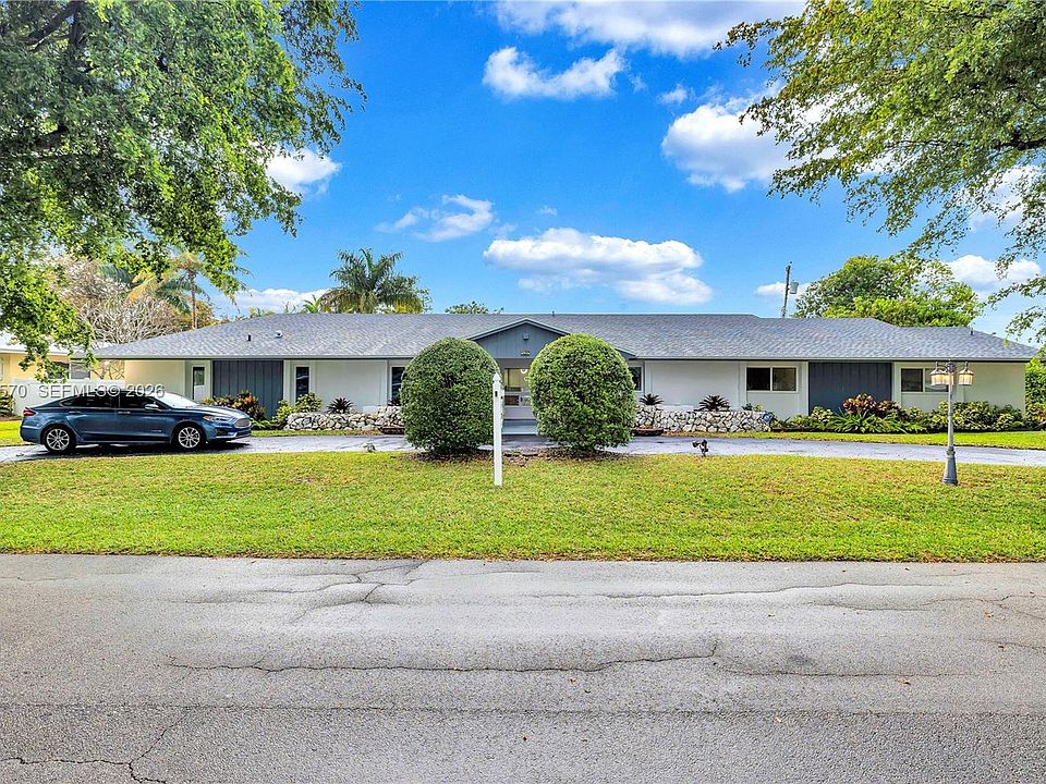 1st image of 3211 Calle Largo Dr