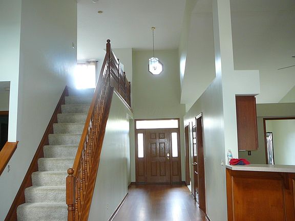 5th image of 64 Zellers Ln