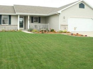 1135 Bruin Ln, Janesville, WI 53545