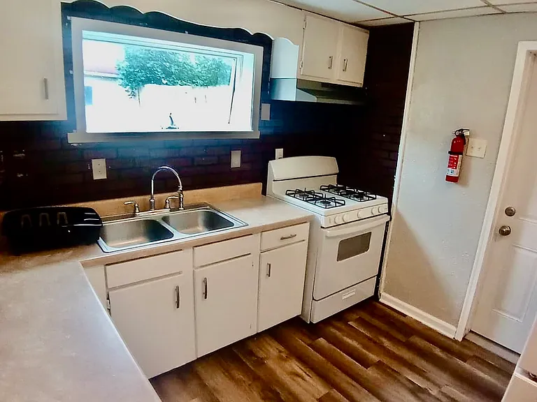554 Coleman Ave — Photo 12