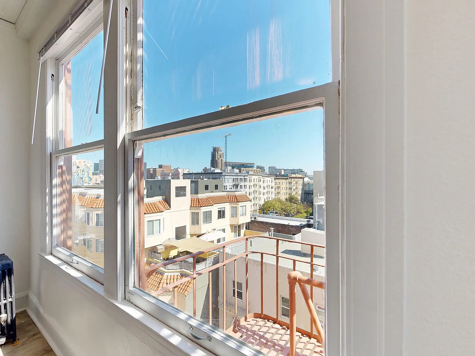 Efficient Studio with Kitchenette | Top Floor Living | Pet-Friendly — Photo 3