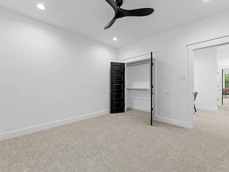 518 Clinton St #A — Photo 15