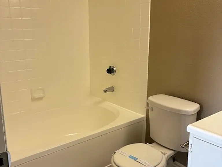 Mandalay Bay Apartments — Photo 61