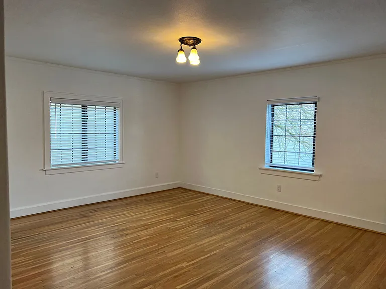 Fontana Court Apartments — Photo 10