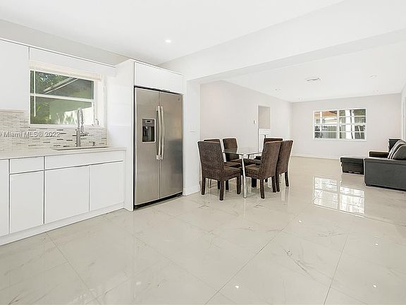 3rd image of 1543 NE 144th St #1