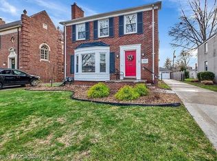 733 Harcourt Rd #733, Grosse Pointe, MI 48230