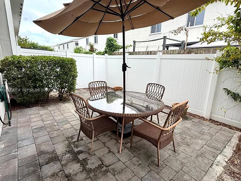 1710 SE 9th Ave — Photo 27