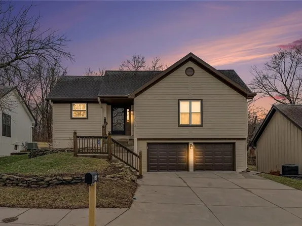 3513 NE Apple Tree Ln, Kansas City, MO 64119