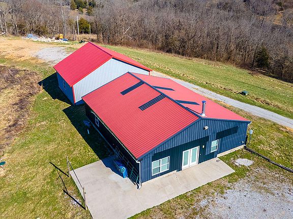 4th image of 534 Maple Grove Rd