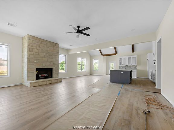 4th image of 3058 Teller Dr