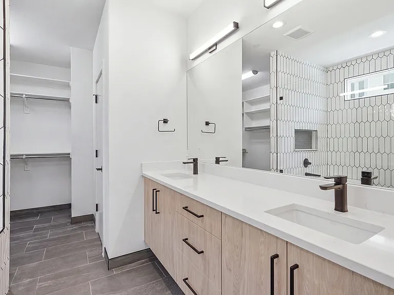 1525 Pecos St #102 — Photo 12