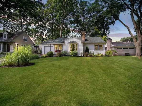 3221 River Forest Dr, Fort Wayne, IN 46805