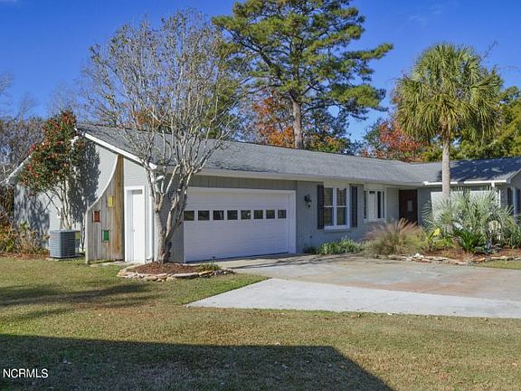 3rd image of 703 Meadow Ct