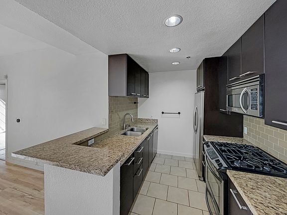 5th image of 585 N Rossmore Ave APT 402