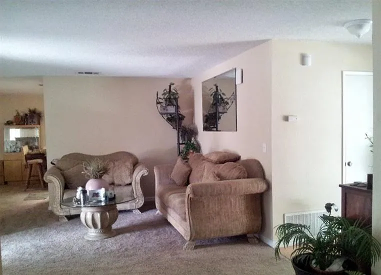 2 bed, 1124 sqft, $2,200 — Photo 2
