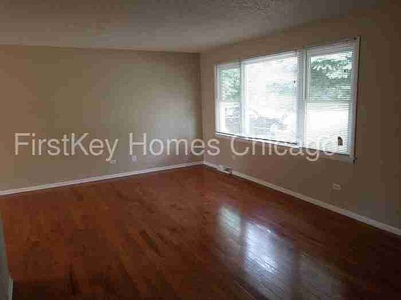 3rd image of 1208 E 168th Pl