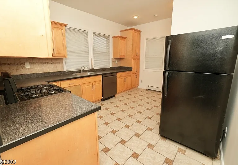 466 Cortlandt St #2 — Photo 3