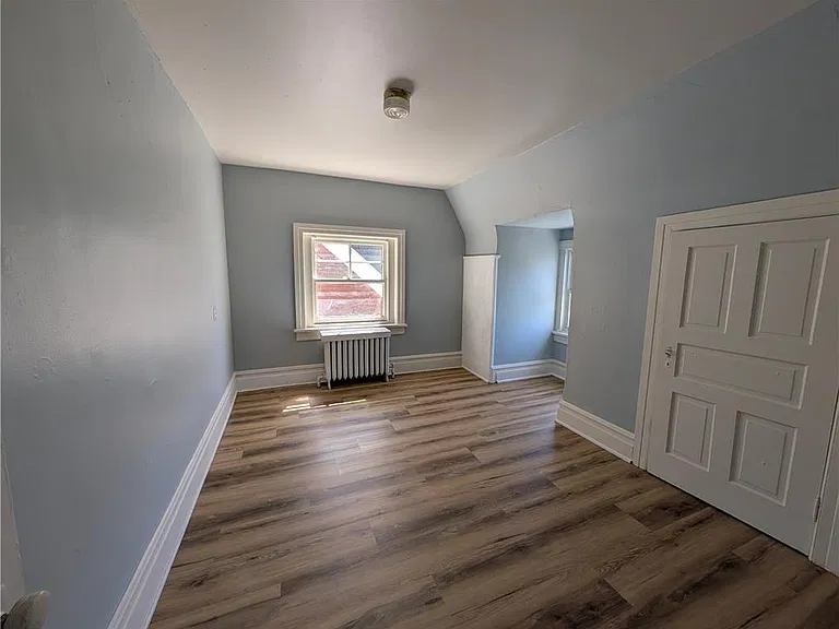 87 E Broad St #2 — Photo 25